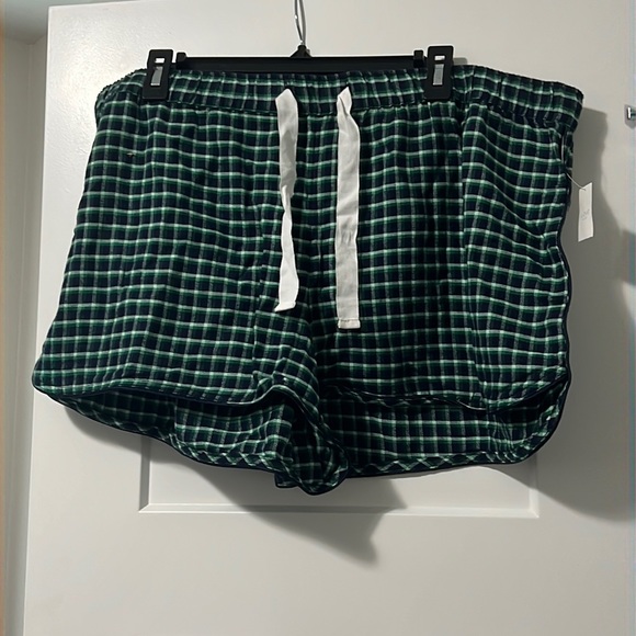 GAP Pants - 🎄HOLIDAY!🎄NWT Gap Flannel sleep shorts